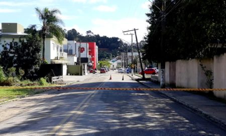 Trecho da Rua XV de Novembro permanece interditado