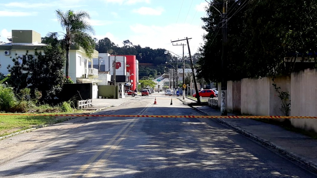 Trecho da Rua XV de Novembro permanece interditado