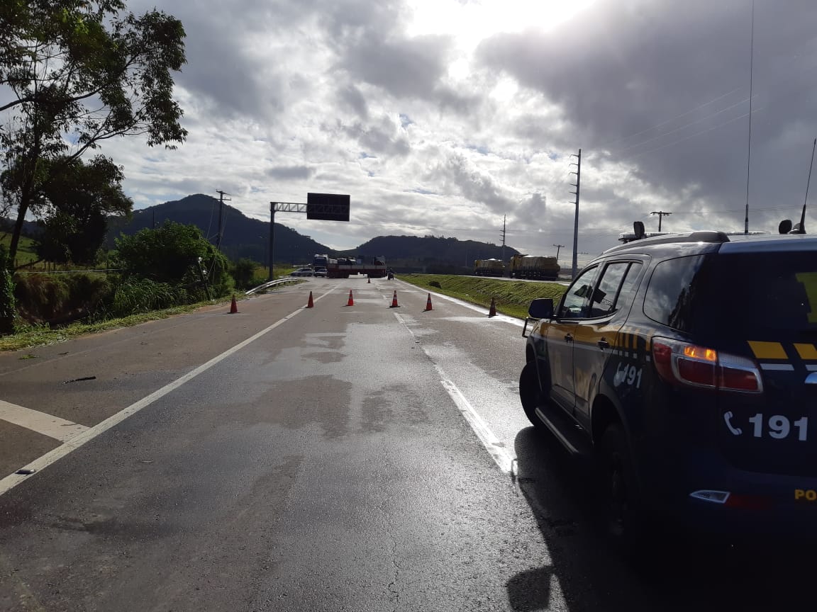 Morro da Fumaça serve de desvio para acesso a BR-101