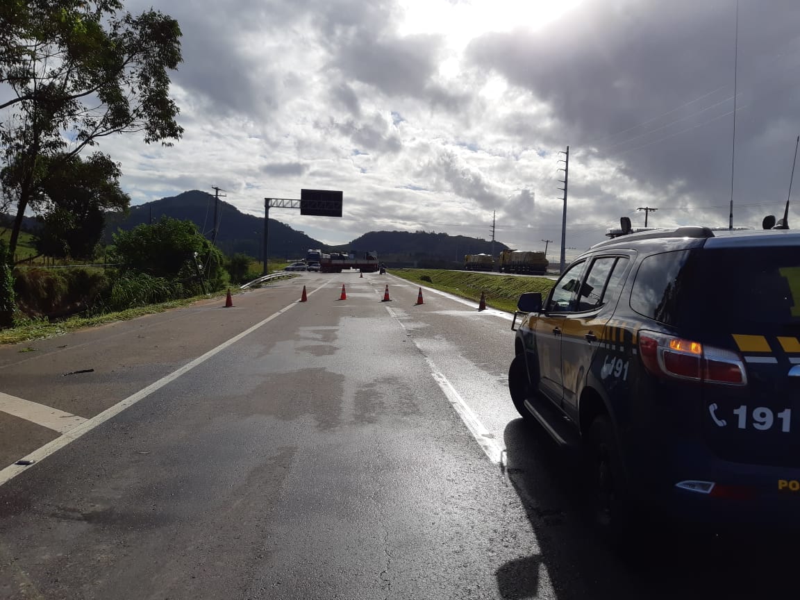 Morro da Fumaça serve de desvio para acesso a BR-101