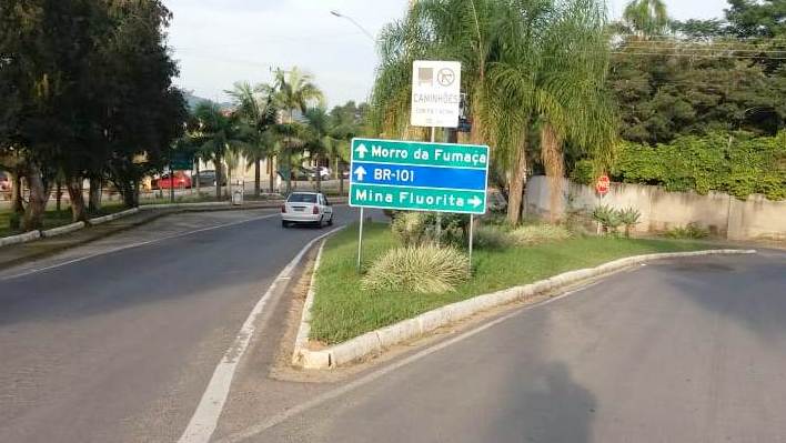 Morro da Fumaça ganha mais placas indicativas