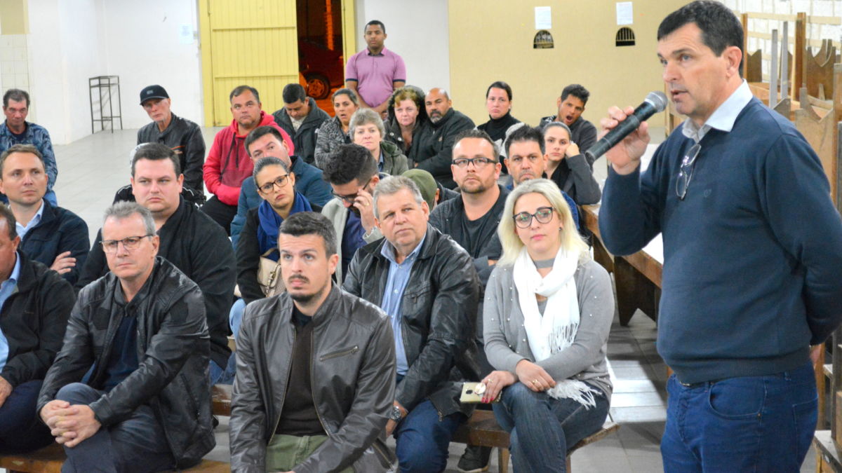 Município apresenta ações para moradores de loteamentos do distrito de Estação Cocal