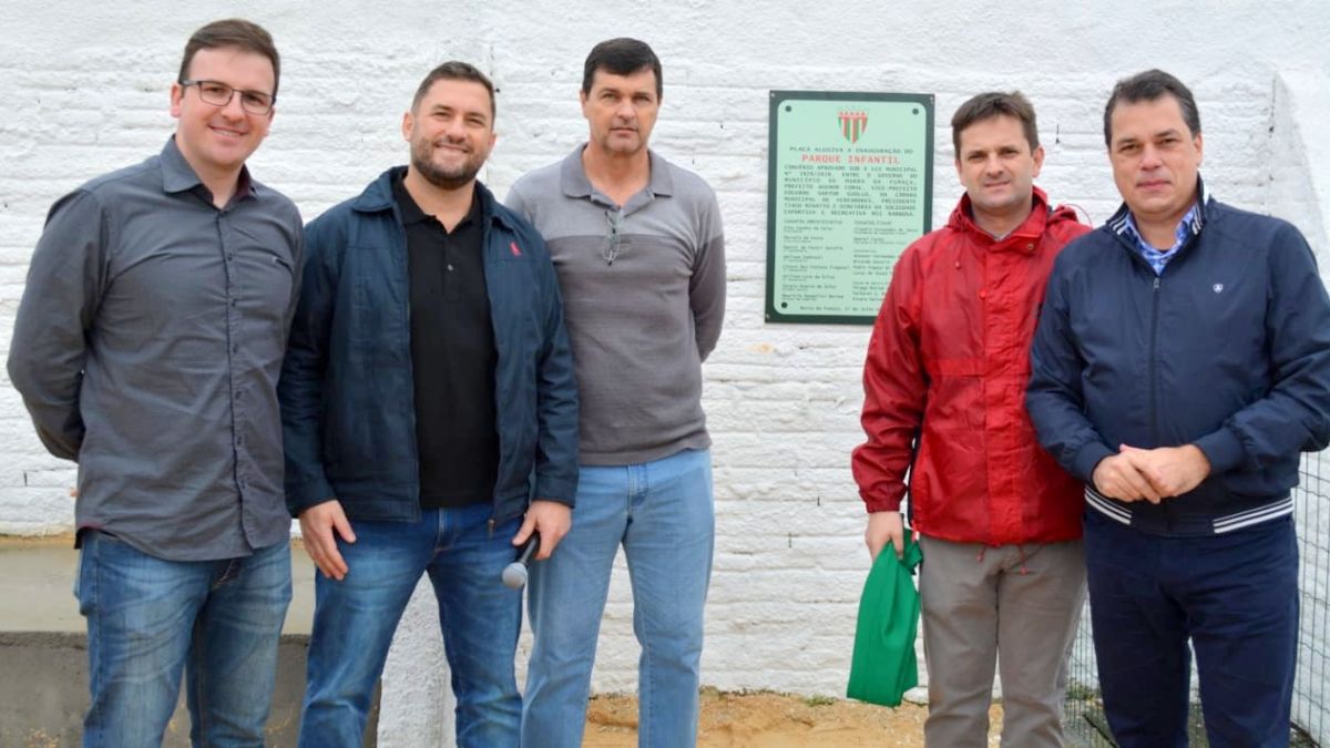 Com recursos devolvidos pela Câmara, prefeitura inaugura parque infantil na sede do Rui Barbosa