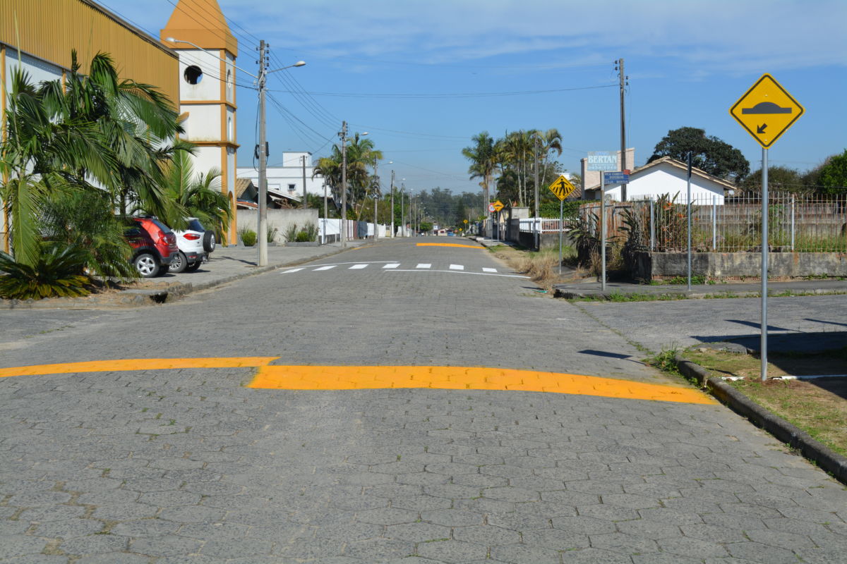 Bairro Jussara ganha melhorias no trânsito