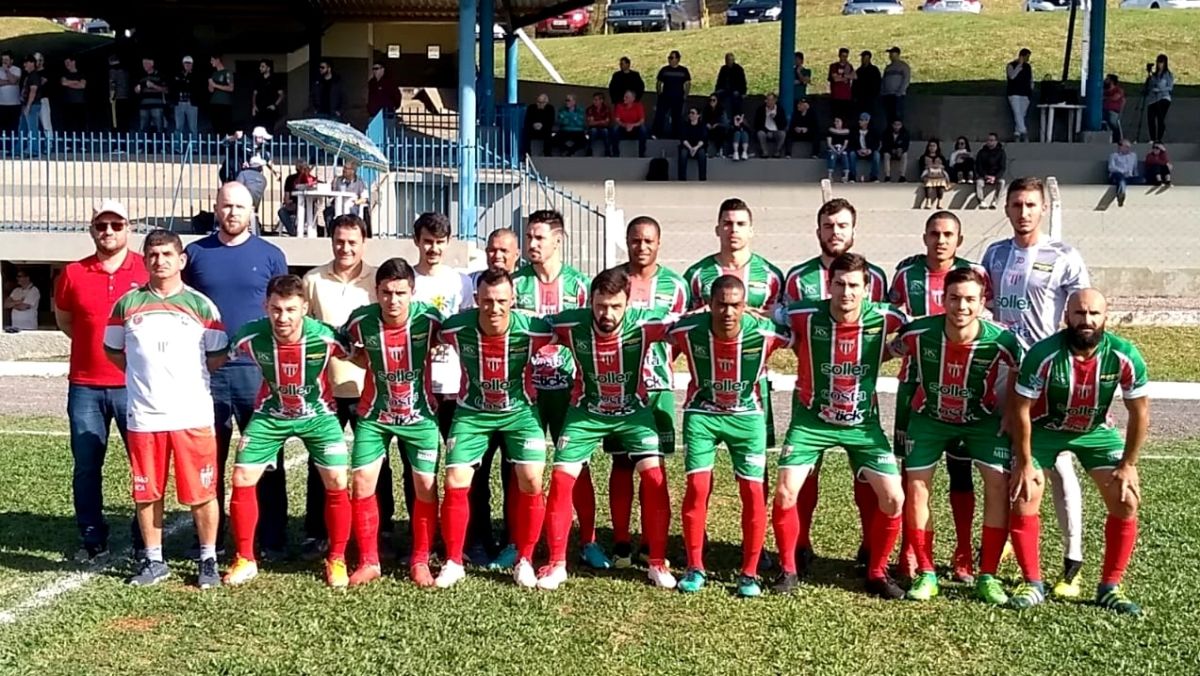 Rui Barbosa encara o Cocal do Sul em Morro da Fumaça