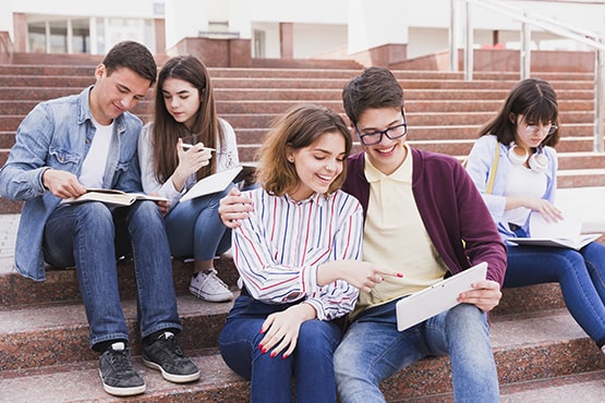 Aluna com bolsa integral que teve de pagar mensalidades será indenizada por faculdade