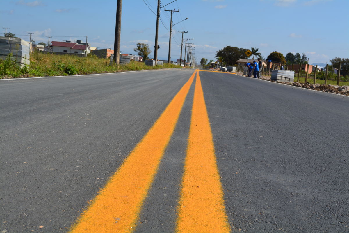Três vias pavimentadas recentemente recebem investimentos em sinalização