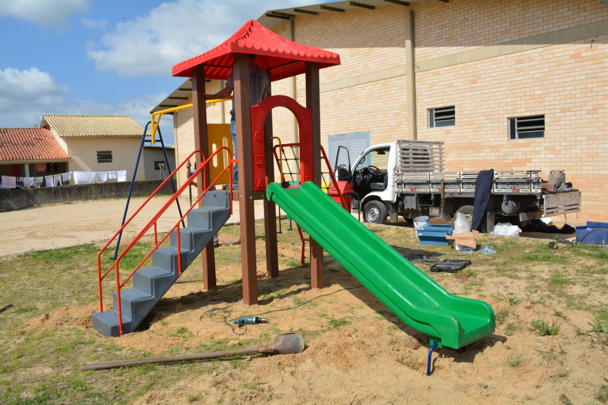 Mais dois parques infantis para Morro da Fumaça