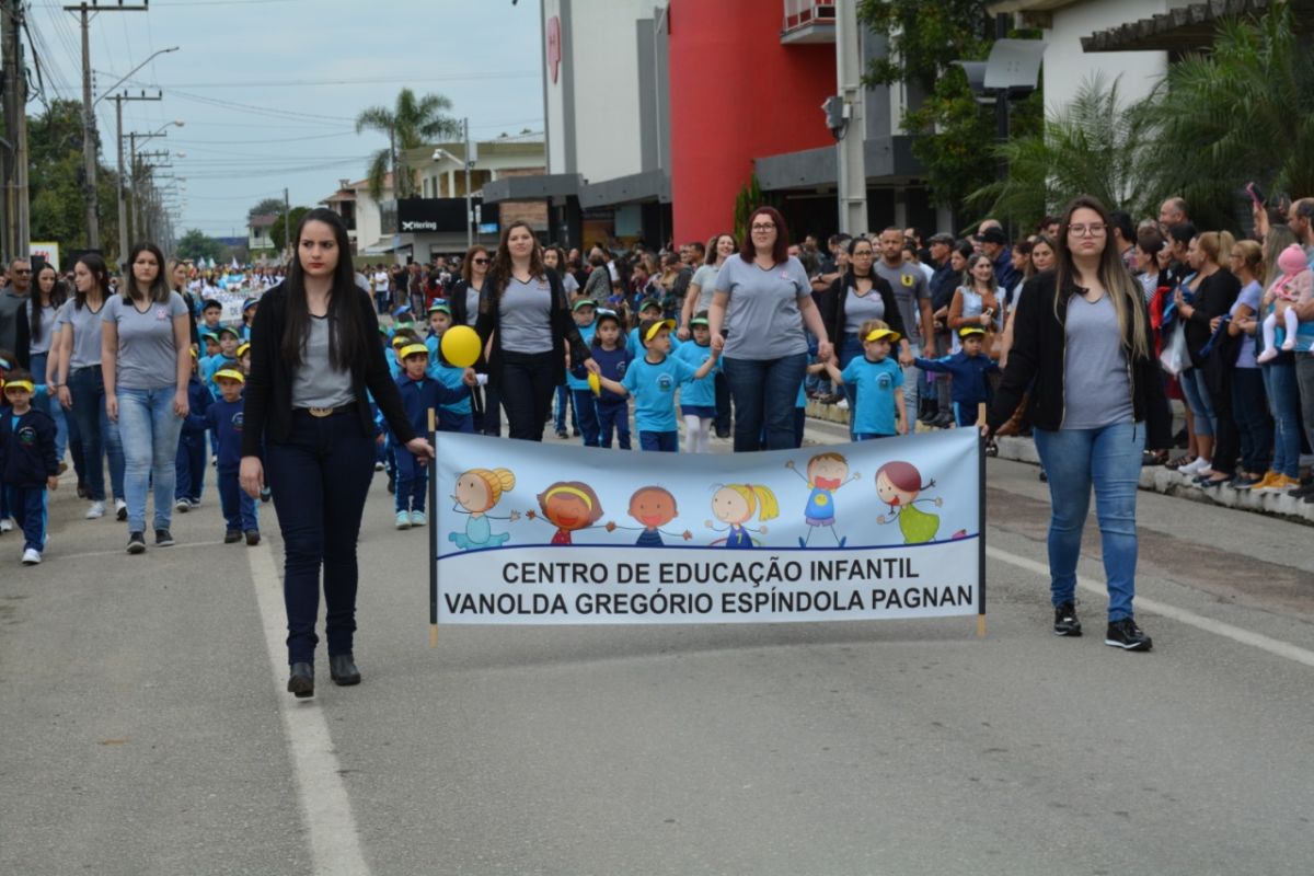 Amor à Pátria e conscientização no Desfile Cívico de Morro da Fumaça (FOTOS)