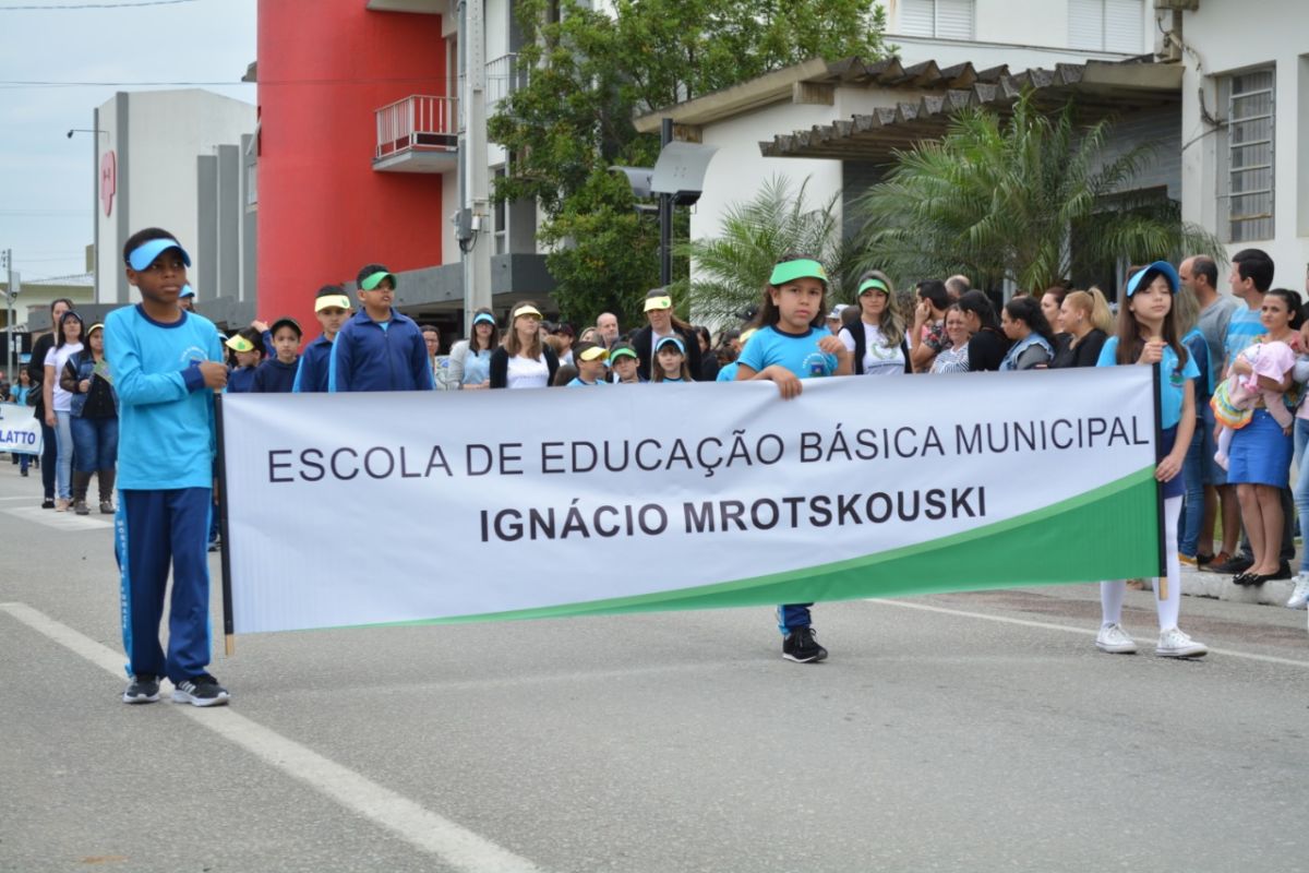 Amor à Pátria e conscientização no Desfile Cívico de Morro da Fumaça (FOTOS)