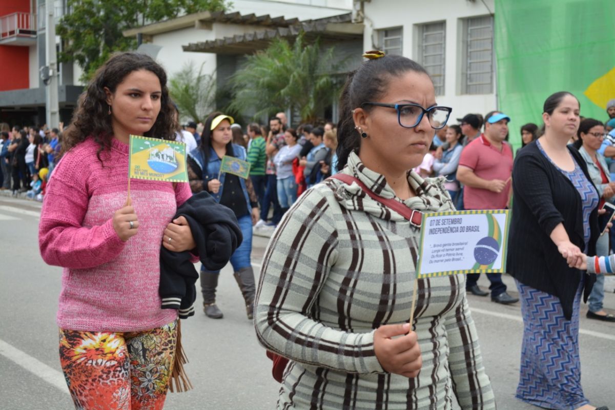 Amor à Pátria e conscientização no Desfile Cívico de Morro da Fumaça (FOTOS)