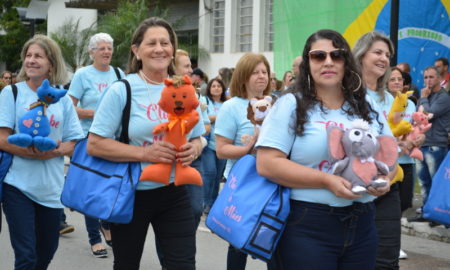 Crianças carentes receberão "bichinhos de pano" no Natal