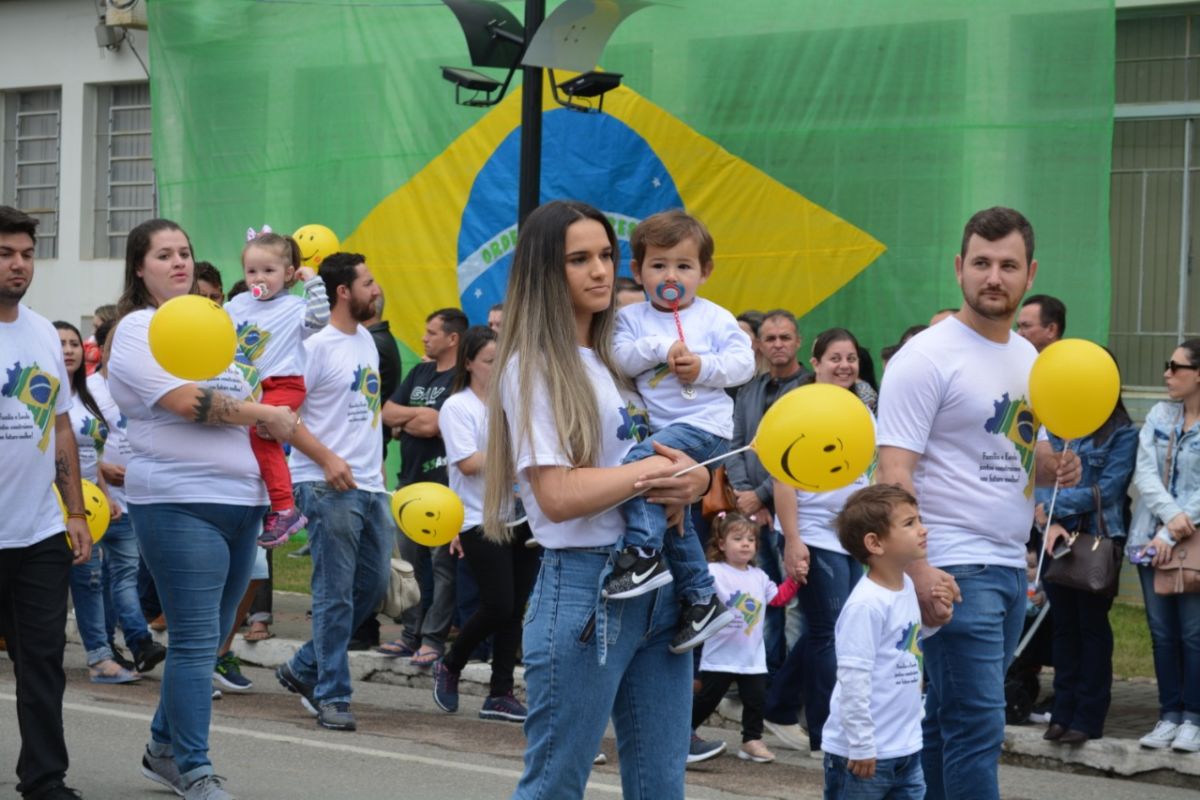 Amor à Pátria e conscientização no Desfile Cívico de Morro da Fumaça (FOTOS)