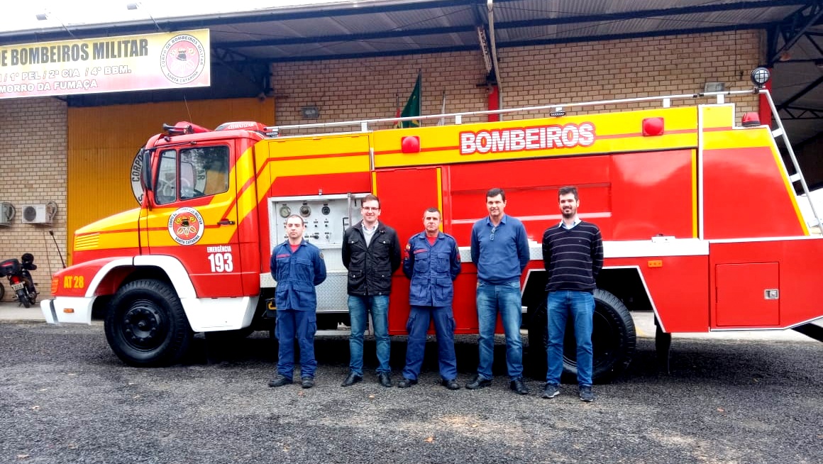 Caminhão reformado auxilia atendimentos do Corpo de Bombeiros