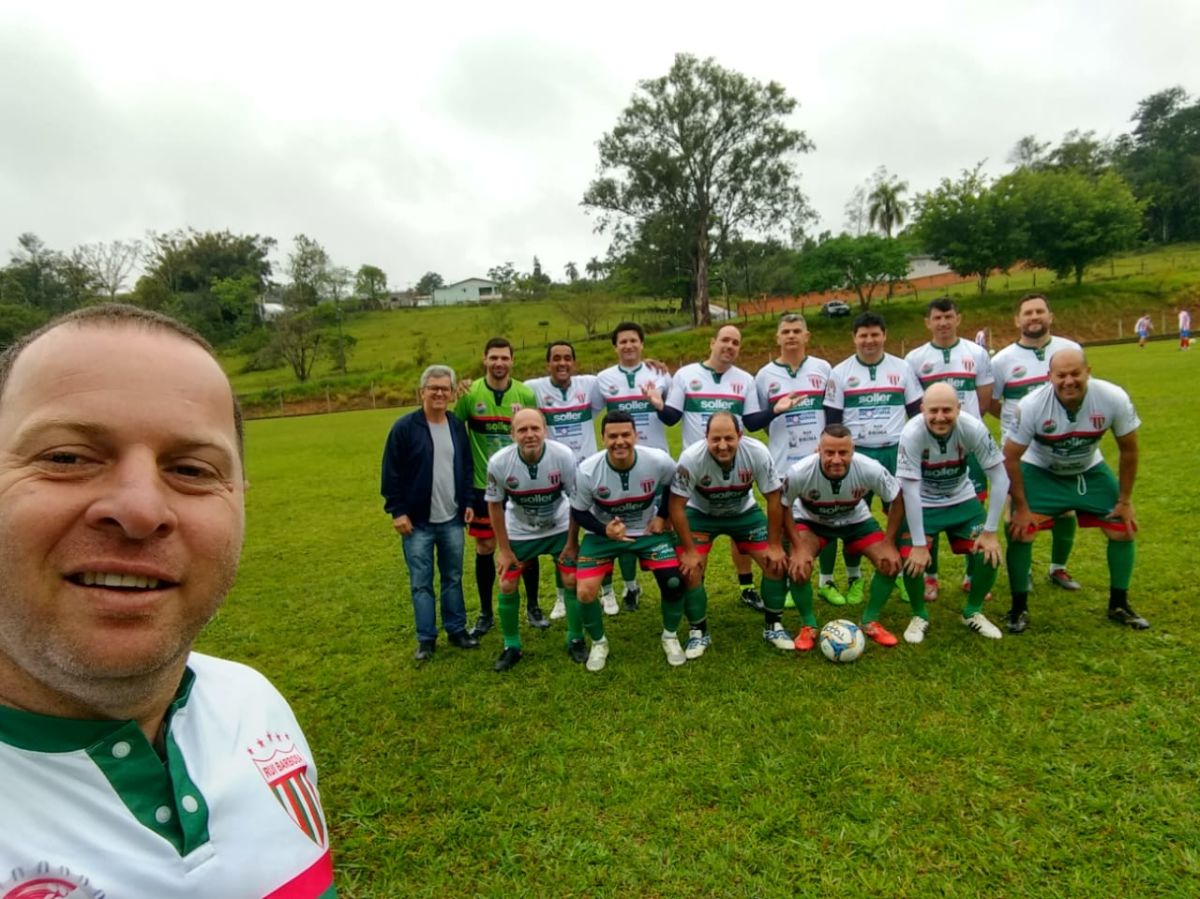 Quarentão do Rui Barbosa vence fora de casa