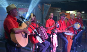 Noite de muita música na Vila Natalina