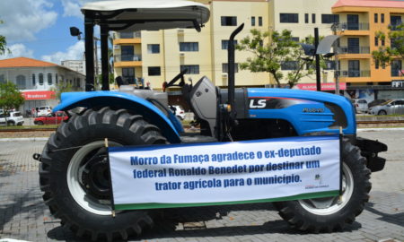 Morro da Fumaça recebe novo trator agrícola