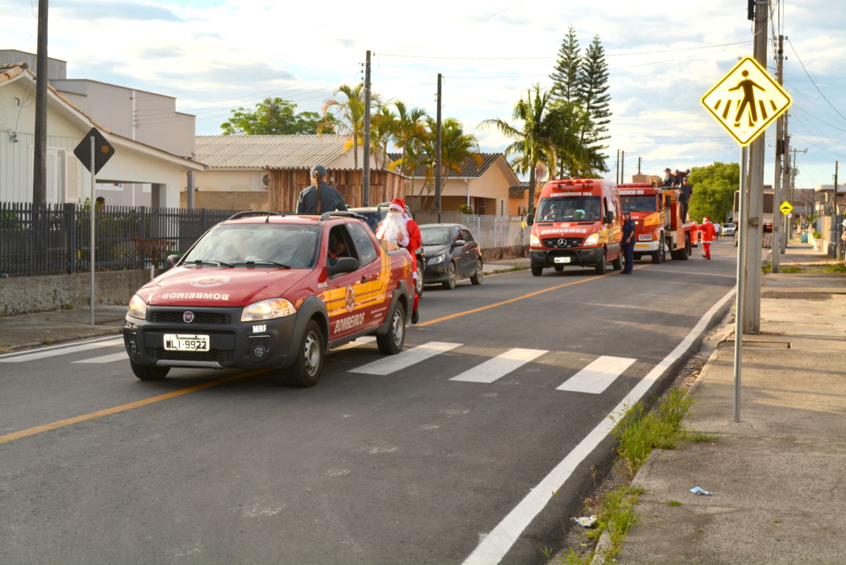 Natal Solidário do Corpo de Bombeiros distribui mais de 600 brinquedos