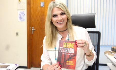 Juíza de Criciúma estreia na literatura com livro que traz histórias reais do cárcere