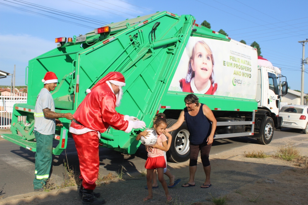 Grupo RAC realiza ação de Natal com crianças de Içara