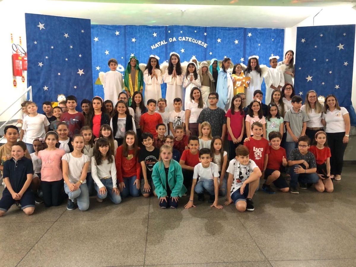 Famílias participam da Primeira Festa de Natal da Catequese