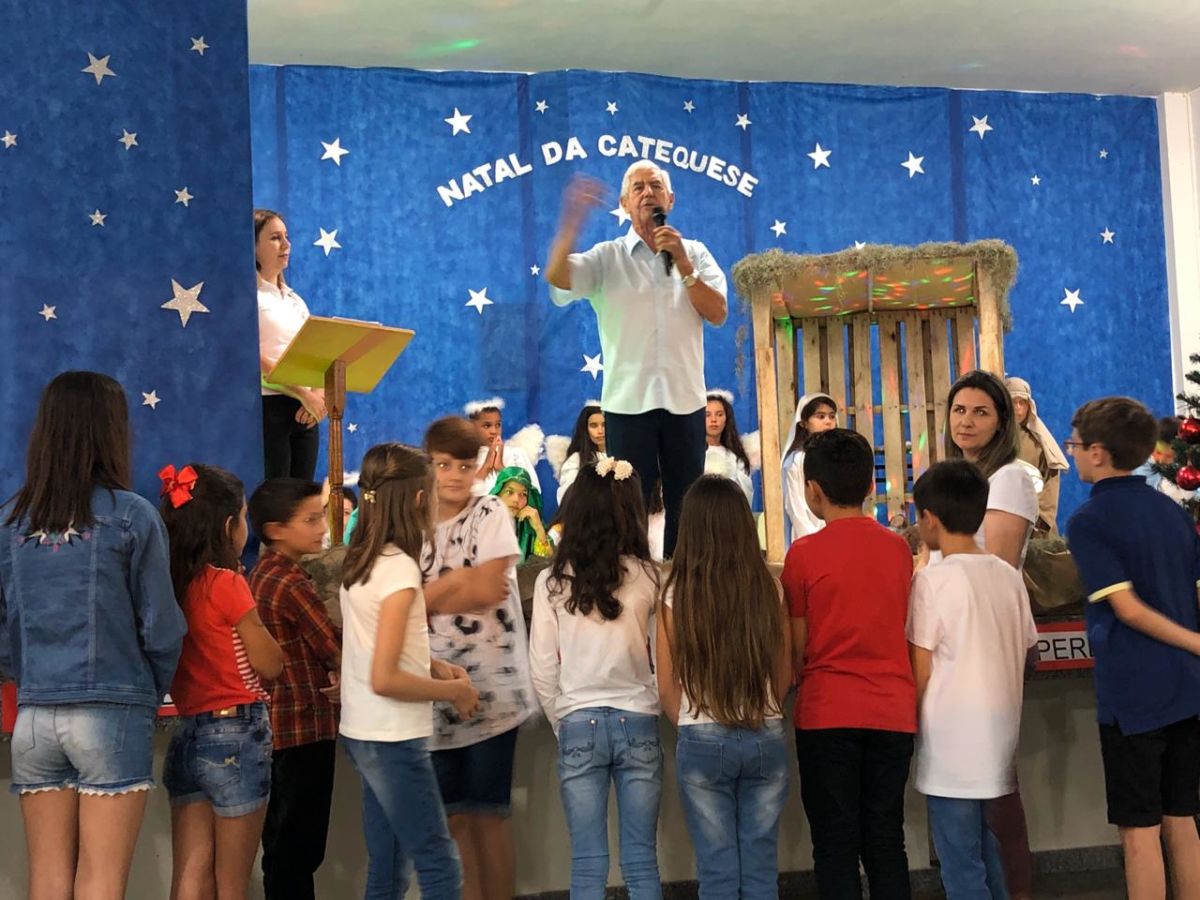 Famílias participam da Primeira Festa de Natal da Catequese