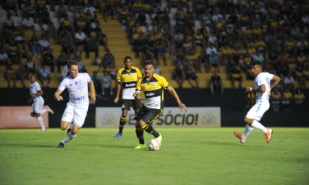 Tigre fica no empate no Heriberto Hülse