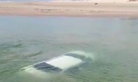 Carro afunda na Barra do Torneiro. Bombeiros de Morro da Fumaça atendem ocorrência