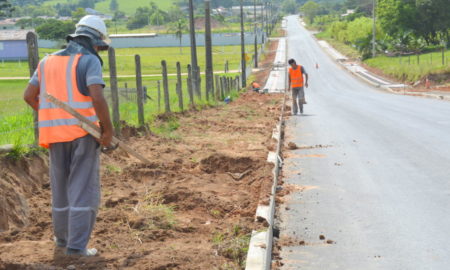 Depois do asfalto, Rodovia Municipal Tranquilo Sartor recebe calçadas