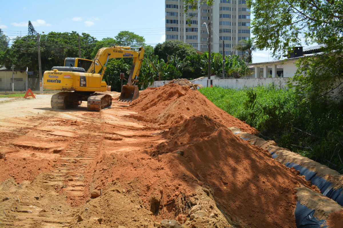 Obras de pavimentação em mais duas vias são iniciadas