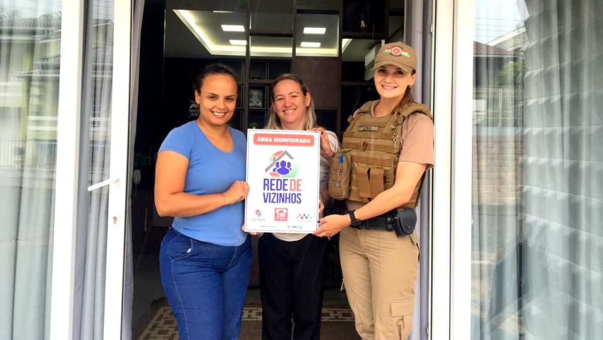 Polícia Militar entrega novas placas do Rede de Vizinhos em Estação Cocal