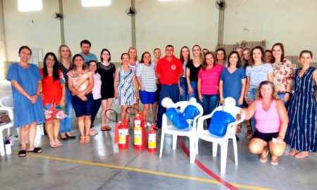 Corpo de Bombeiros realiza palestra e instrução na APAE de Morro da Fumaça