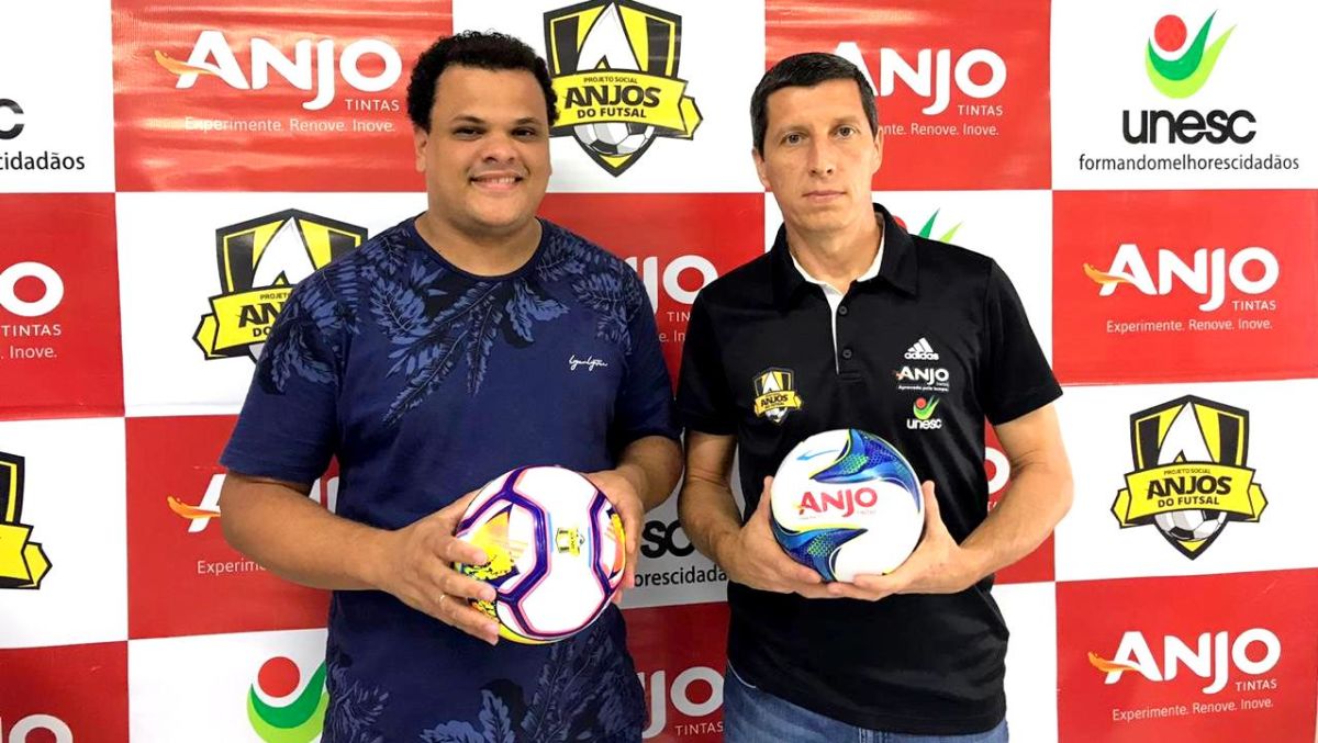 Morro da Fumaça recebe materiais e conhece calendário do Projeto Anjos do Futsal