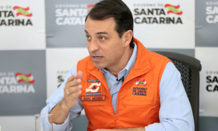 AO VIVO - Em coletiva, Governador explica novas flexibilizações em Santa Catarina