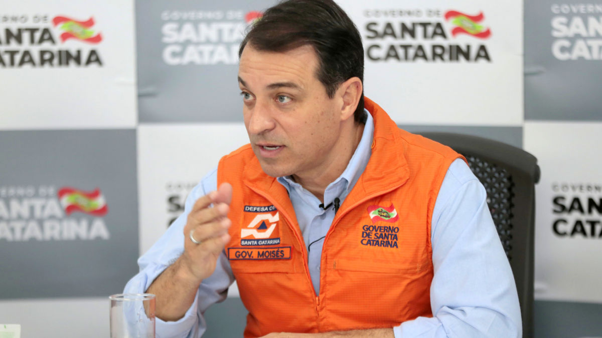 AO VIVO - Em coletiva, Governador explica novas flexibilizações em Santa Catarina