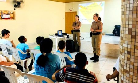 Polícia Militar faz palestra educativa na APAE de Morro da Fumaça