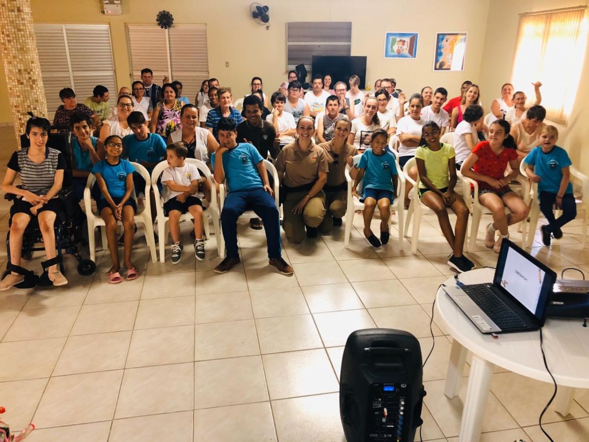 Polícia Militar faz palestra educativa na APAE de Morro da Fumaça