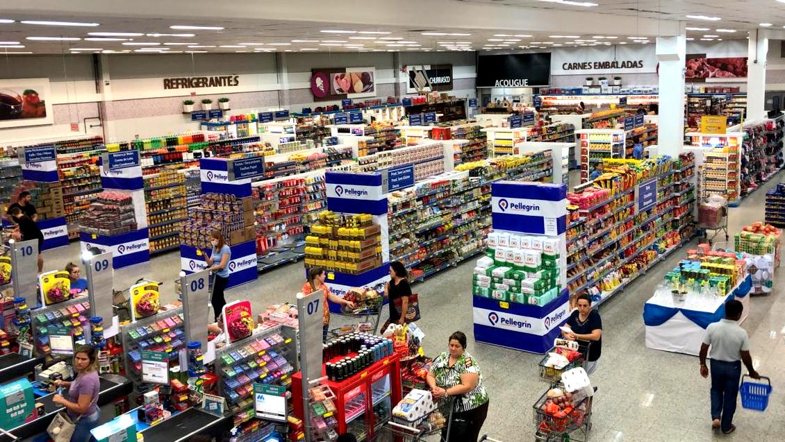 “Ninguém precisa se apavorar. Tem mercadorias para todos”, orienta dono de supermercado