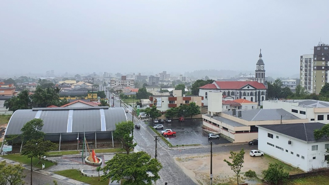 Chuva antecede frio intenso durante a semana