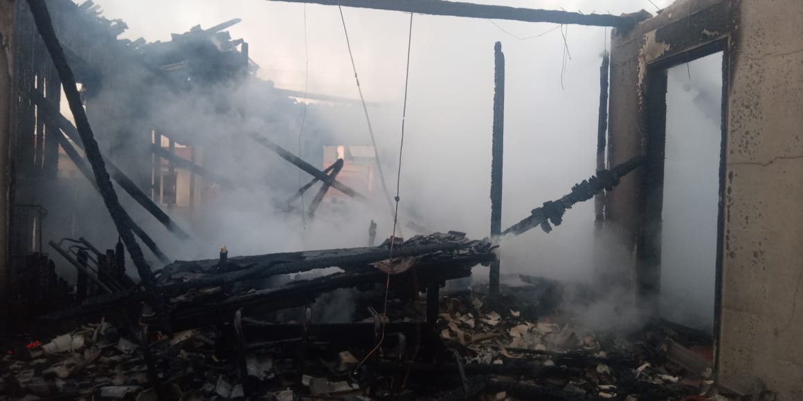 Bombeiros de Morro da Fumaça atendem incêndio em residência