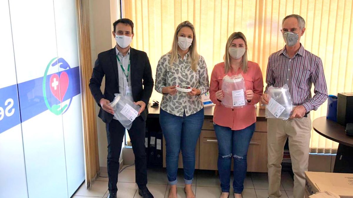 Saúde de Morro da Fumaça recebe 50 protetores faciais do Sinplac, do Senai e do Sesi