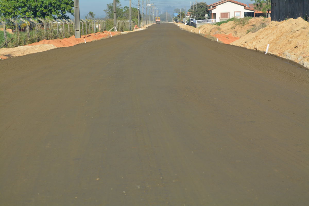 Rua Abel Maccari recebe pavimentação