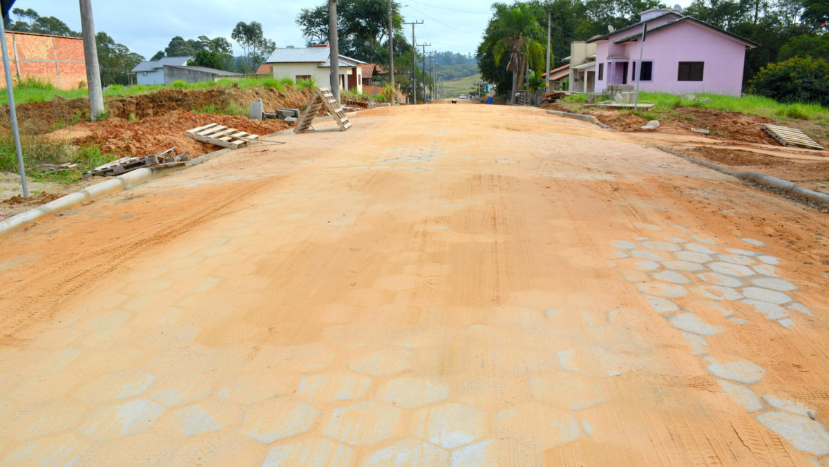Pavimentação da rua Quintino Bertan é concluída