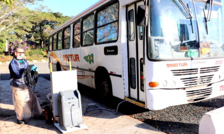 Universidade segura: Unesc realiza desinfecção dos ônibus com a tecnologia do ozônio