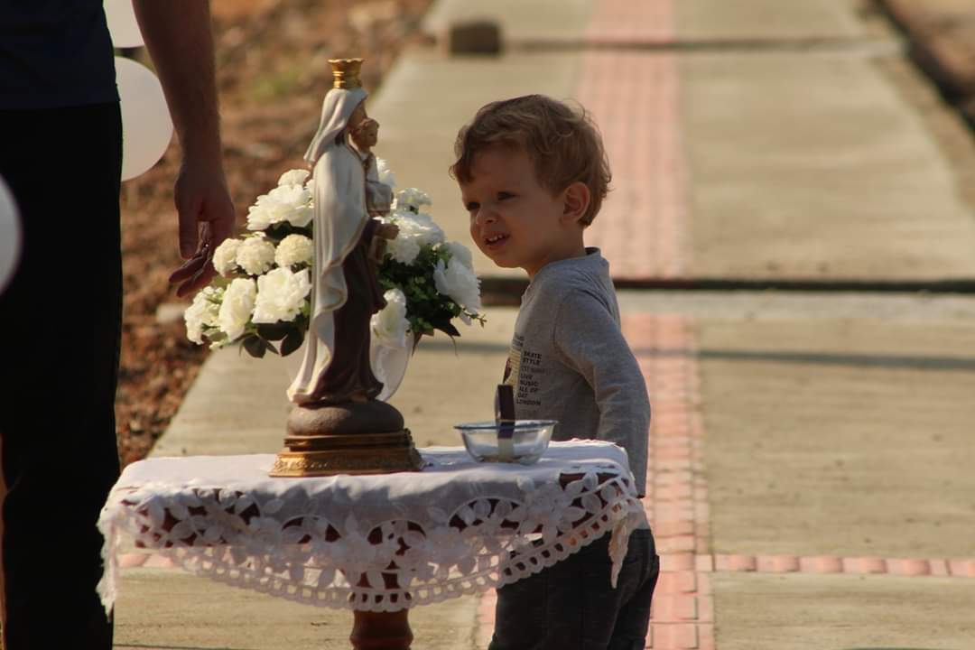 Padres percorrem comunidades no dia de Corpus Christi