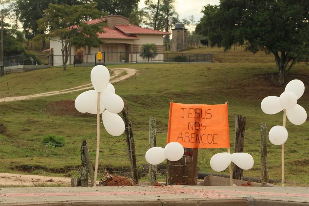 Padres percorrem comunidades no dia de Corpus Christi