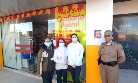 Farmácia Luciano adere a campanha Sinal Vermelho, da Polícia Militar