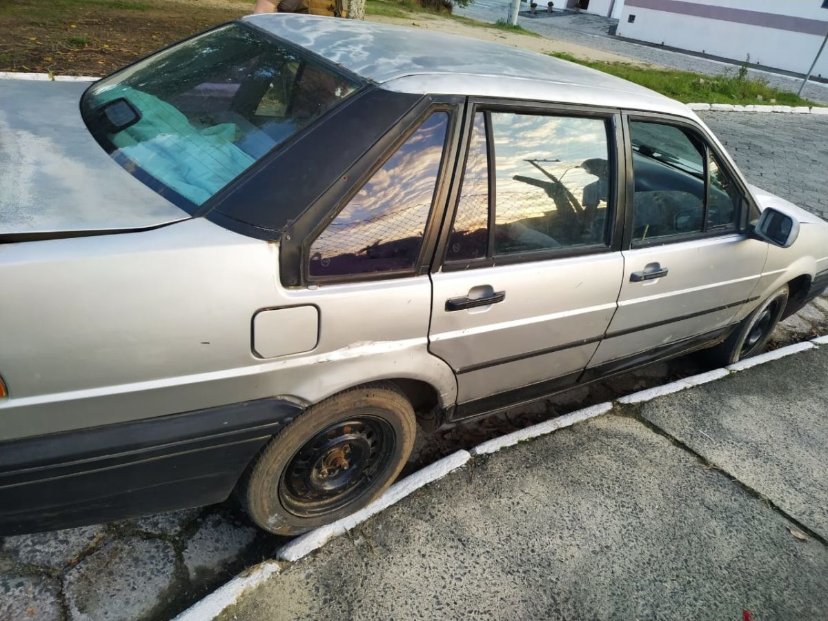 Carro é apreendido com débitos desde 2010 e motorista sem CNH