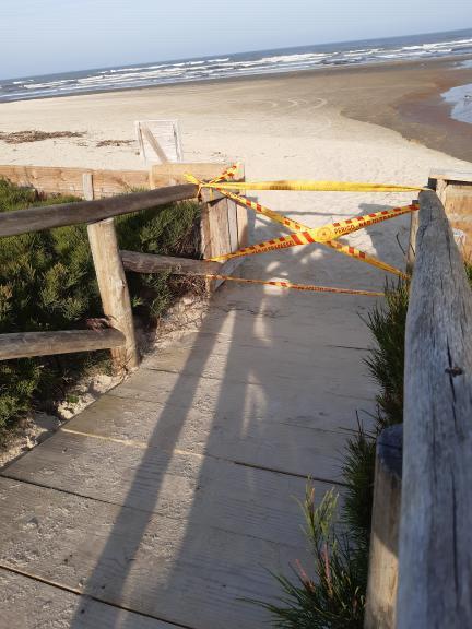 Acesso ao mar do Balneário Esplanada é interditado