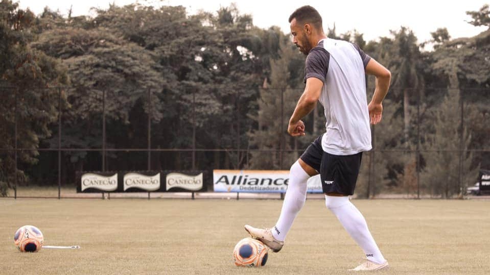 Ponte Preta de Moisés Vieira enfrenta o Santos valendo vaga na semifinal do Paulista